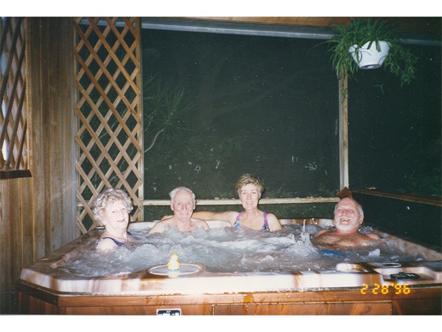 1996 - 4 in the Tub Ellen, Manson, Sheila and Peter