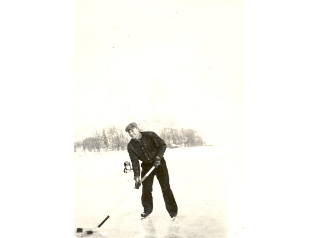 Manson playing hockey on the Niagara River