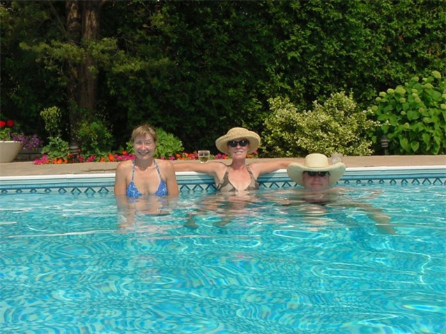 Heather, Sheila and Graham in 2002